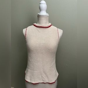 Knitt top with red trim